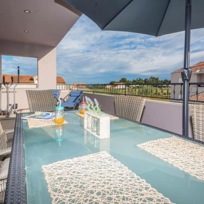 Holiday&Suite Klanac Вир Екстериор снимка